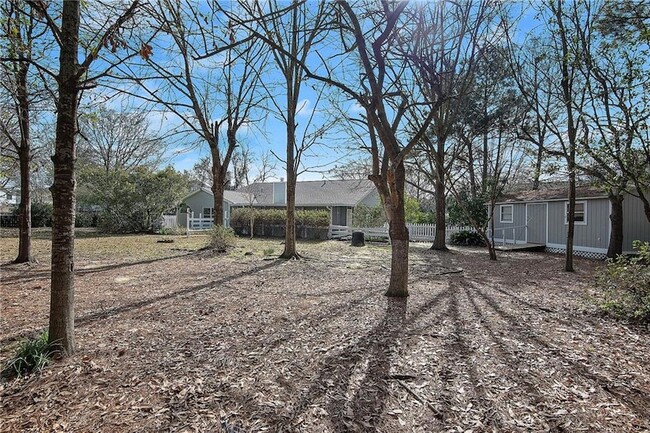 Building Photo - 2147 Water Oak Dr