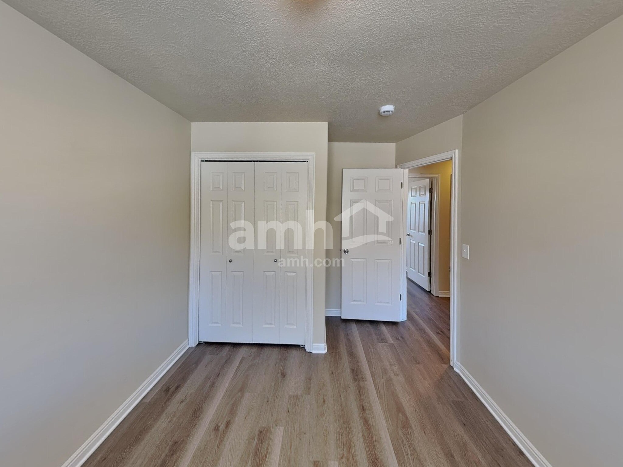 Building Photo - 1169 N Orchard Ave