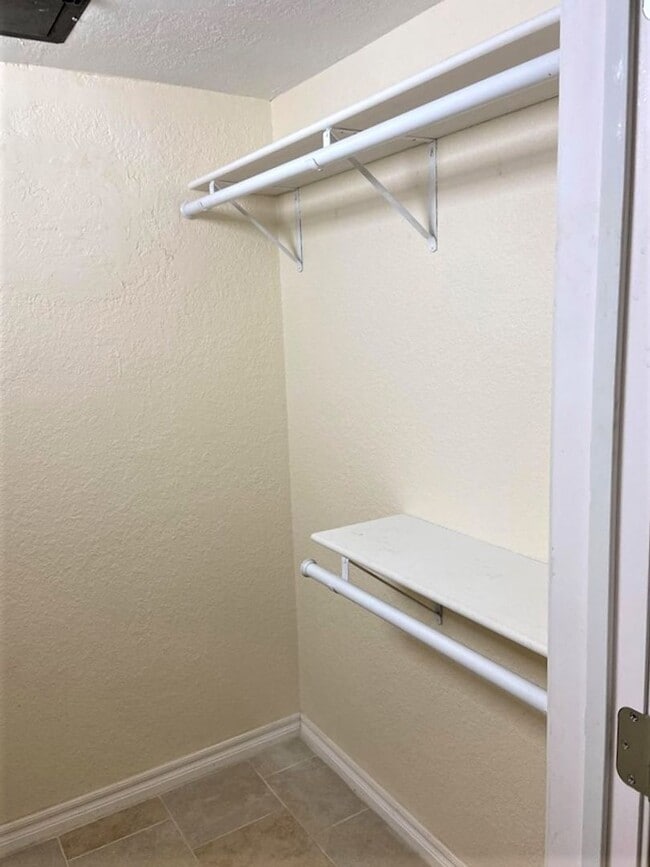 Building Photo - 11530 N May Ave