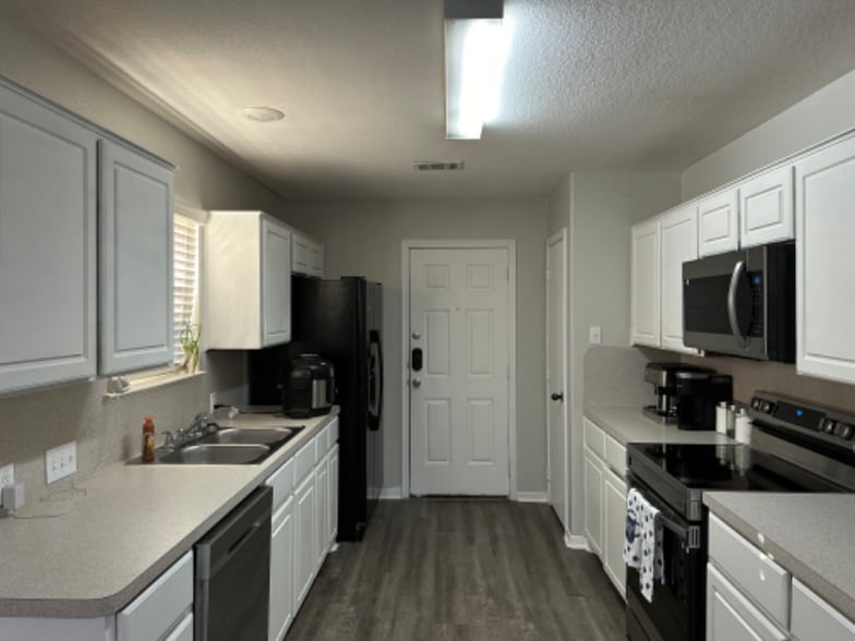 Building Photo - 3610 Del Mar Ct