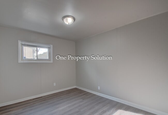 Building Photo - 2612 Marshalltown Dr