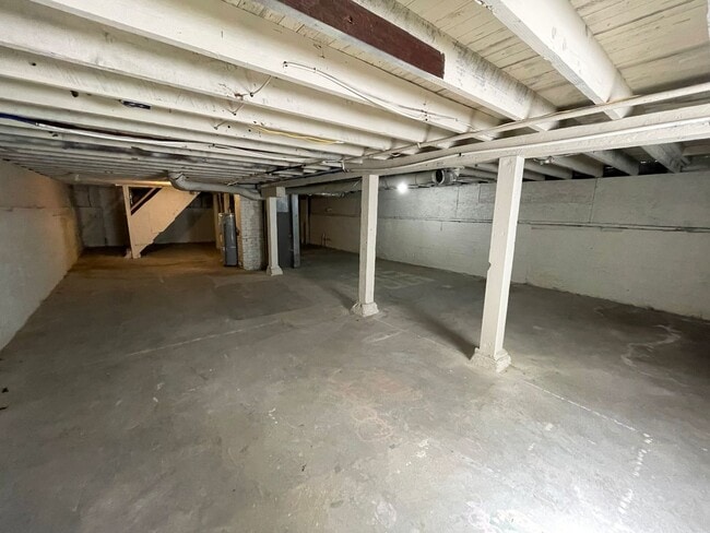Building Photo - Boise Home with Large Basement, Yard, New ...