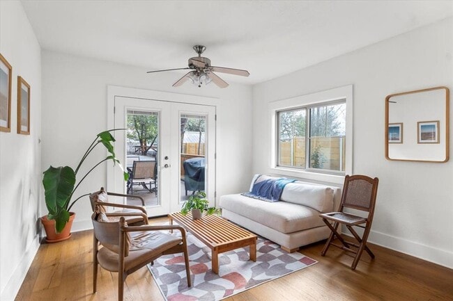 Building Photo - 3007 E 18th St