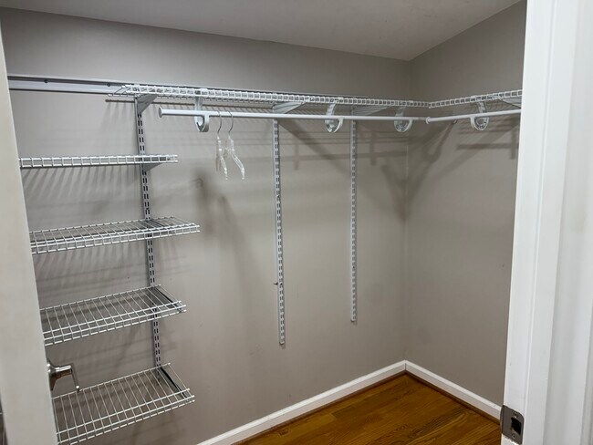 Building Photo - 10012 Ellis Rd