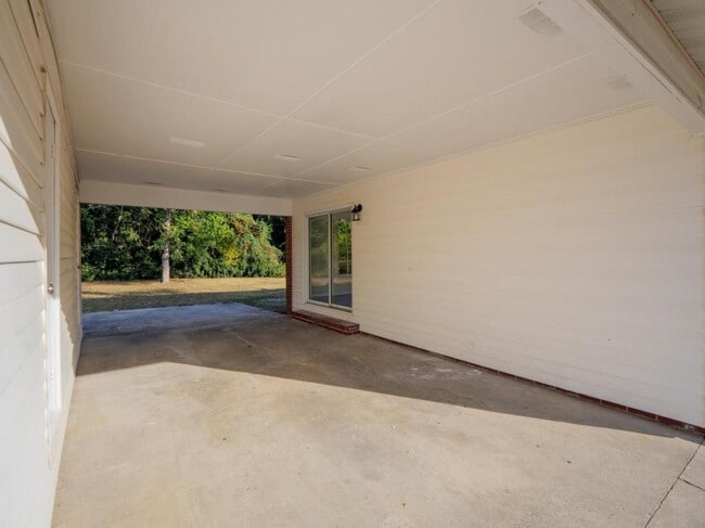 Building Photo - 2323 Frederick Pl