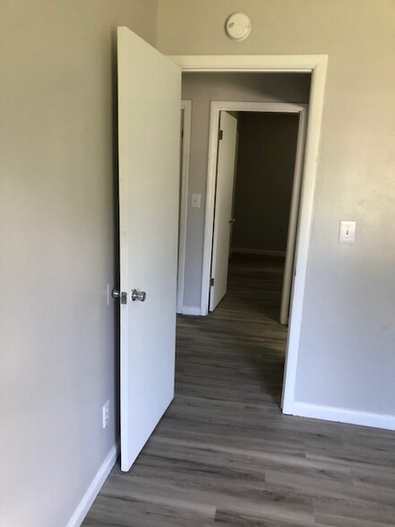 Building Photo - 50 Lc Dr