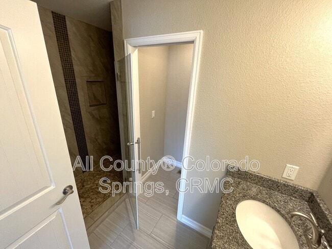 Building Photo - 763 Brambleberry Hts