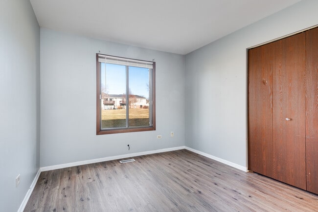 Building Photo - 966 Cumberland Ct