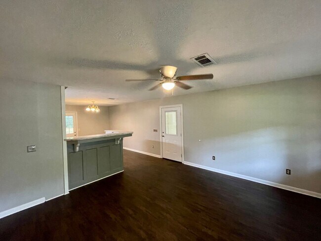 Building Photo - 3/2 Home for Rent in Madison!