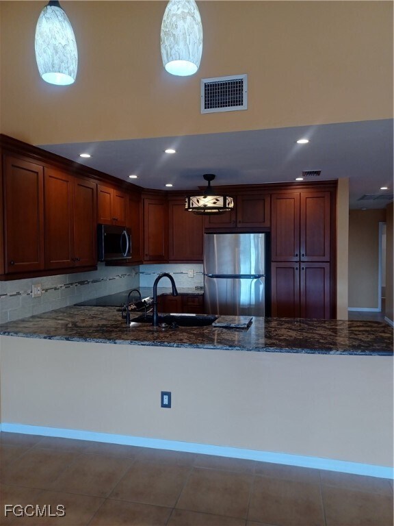 Building Photo - 5515 SW 12th Ave