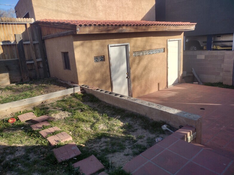 Building Photo - 1204 Coal Ave SE