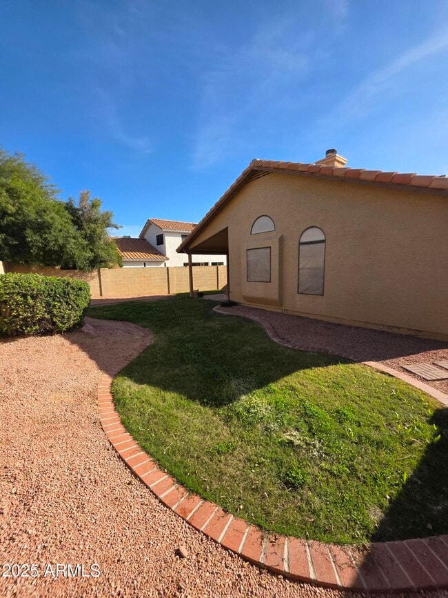 Building Photo - 5946 E Aire Libre Ln