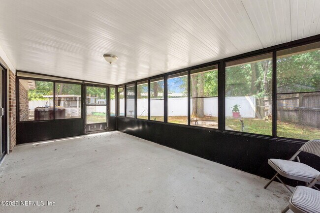 Building Photo - 4212 Pointe Haven Dr N