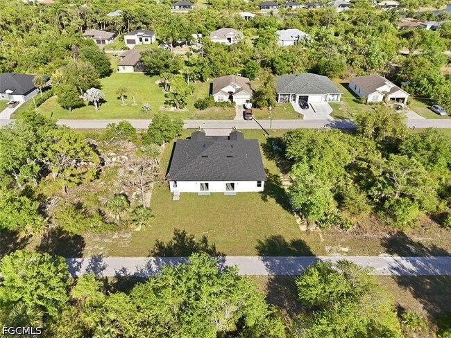 Building Photo - 10087 Amicola St