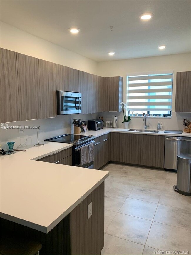 Building Photo - 4747 NW 85th Ave