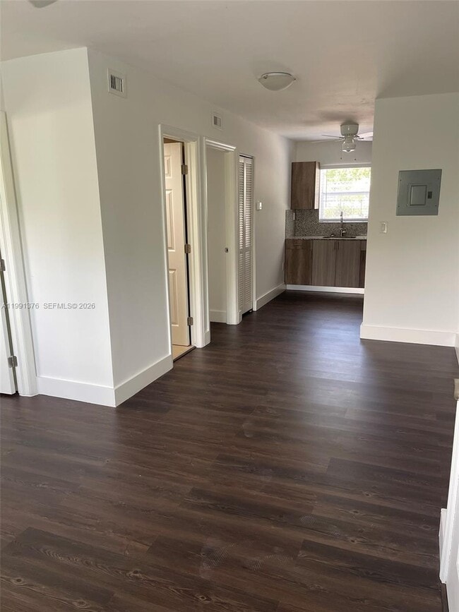 Building Photo - 1864 NW 24th St