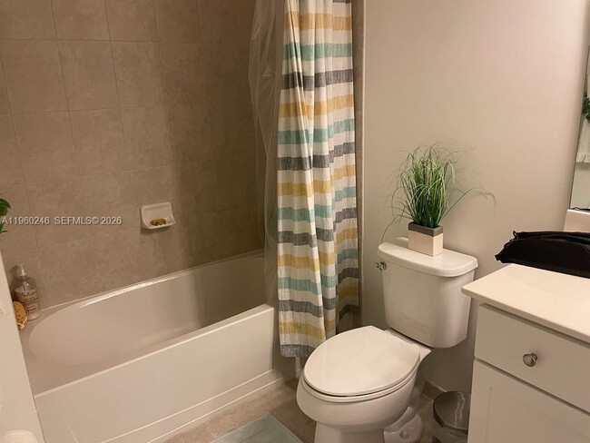 Building Photo - 9602 Town Parc Cir S