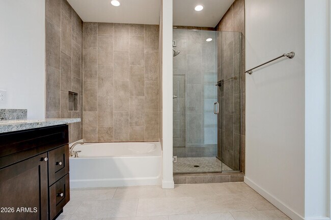 Building Photo - 16075 N 30th St