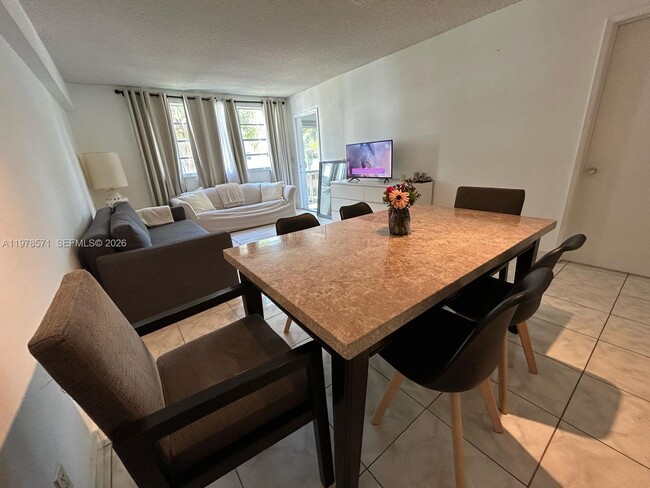 Building Photo - 1333 E Hallandale Beach Blvd