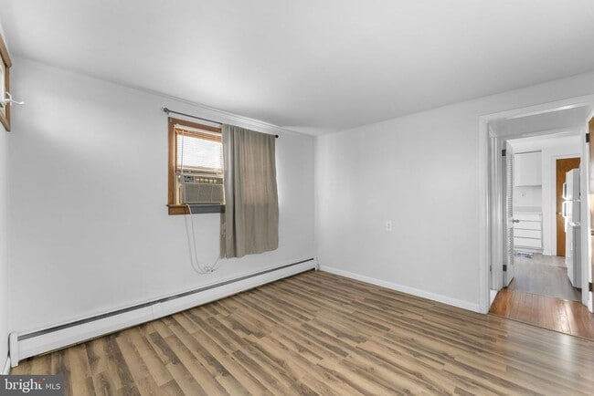 Building Photo - 225 Pershing Ave