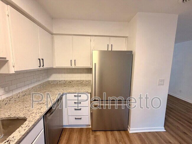 Building Photo - 1241 Grove Park Ln