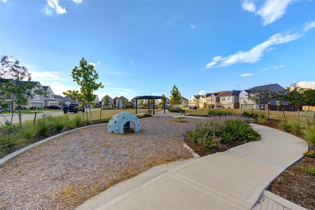 Building Photo - 31918 Holland Arbor Trl