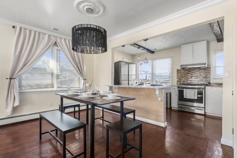 Building Photo - 9103 Columbia Ave