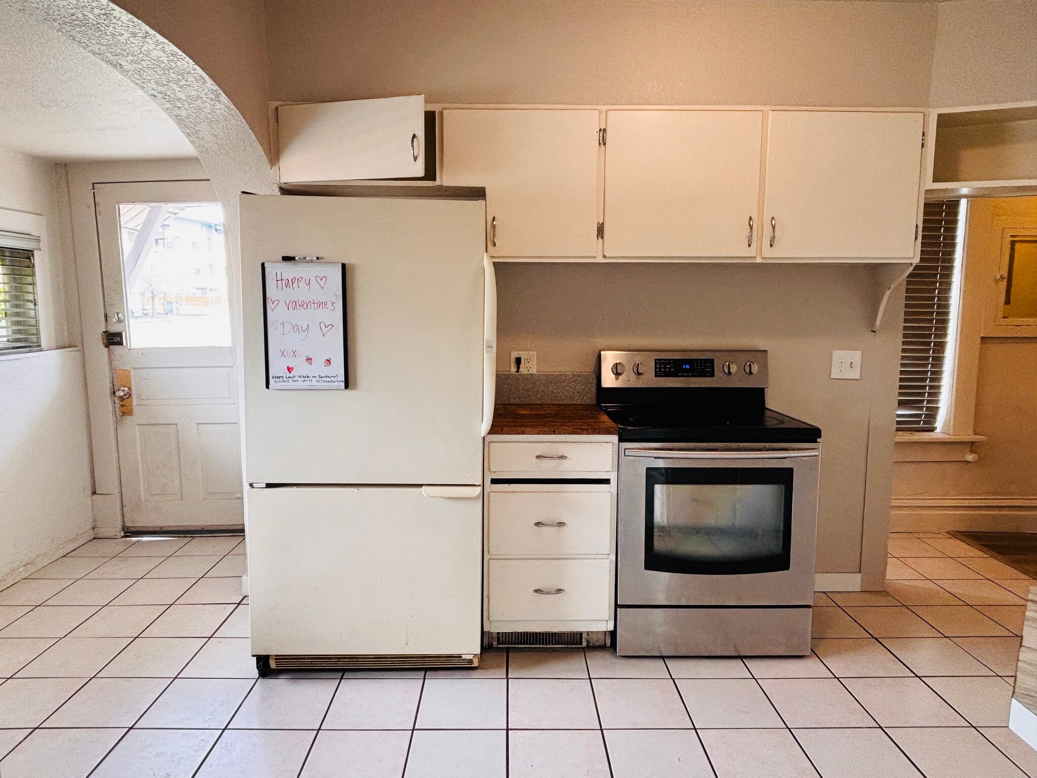 Building Photo - 12 E 200 S