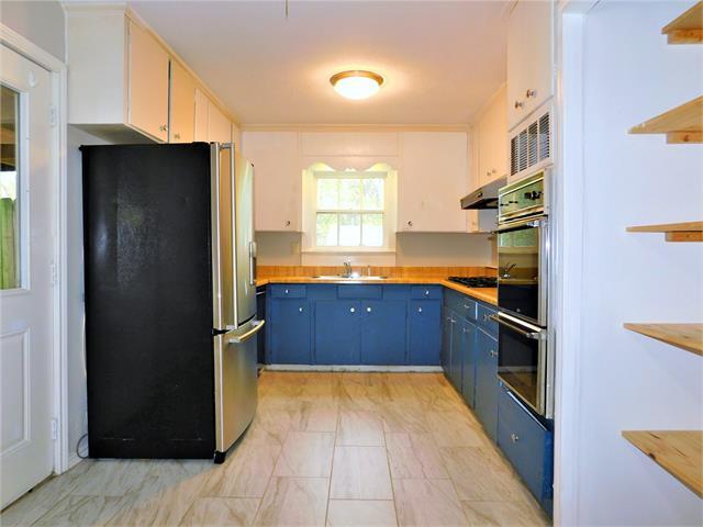 Building Photo - 2412 N Carroll Blvd