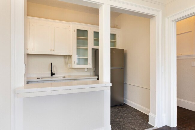 Interior Photo - Buena Vista