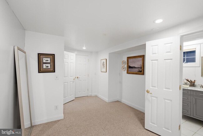 Building Photo - 5201 Brookeway Dr