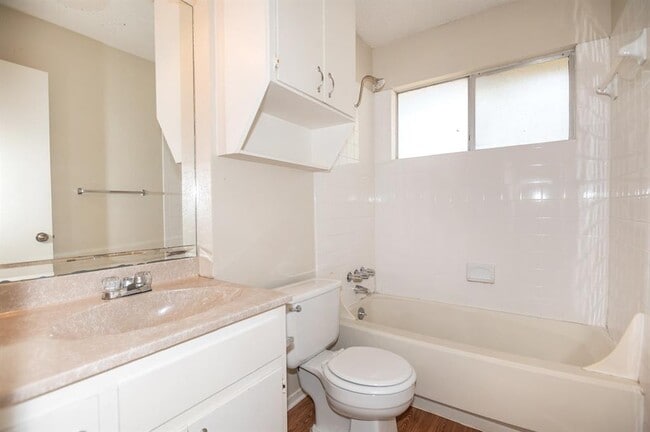 Building Photo - 4203 Balboa Ln