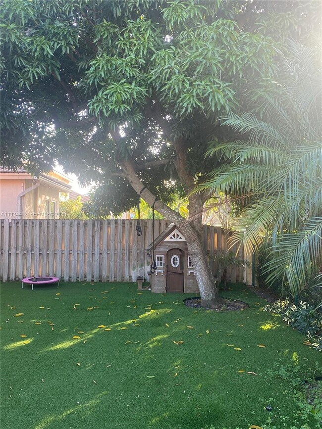 Building Photo - 14046 S Cypress Cove Cir