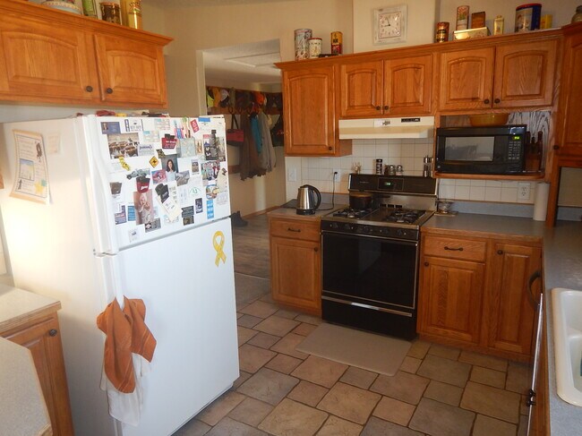 Building Photo - 35270 W Walker Rd