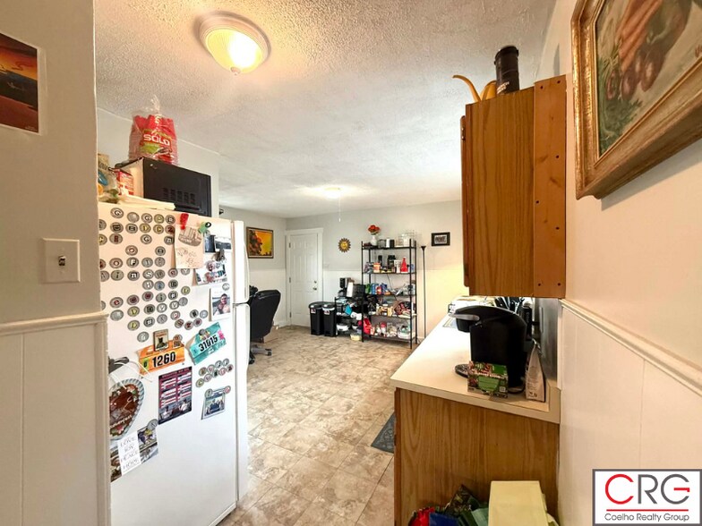 Building Photo - 53 Elm St