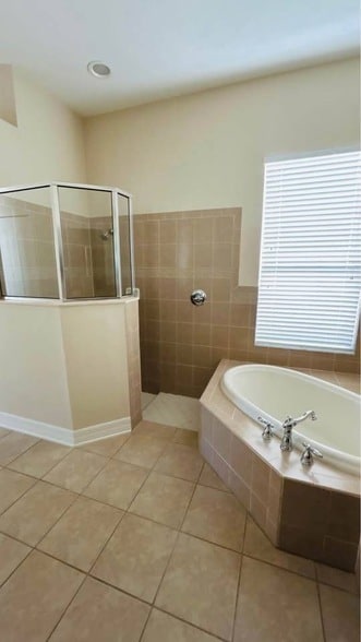 Building Photo - Heritage Point D Heritage Point Drive Unit 20002