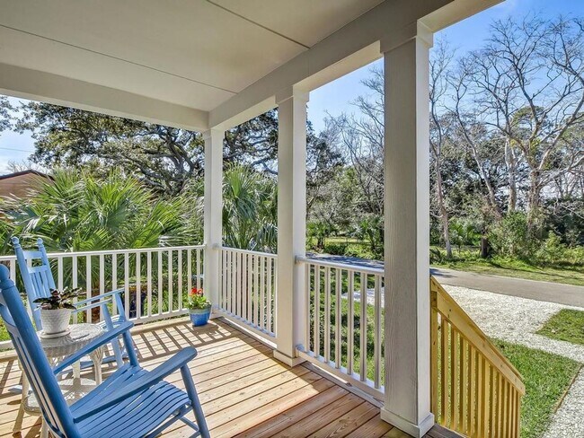 Building Photo - Historic Downtown Fernandina Home! Close t...