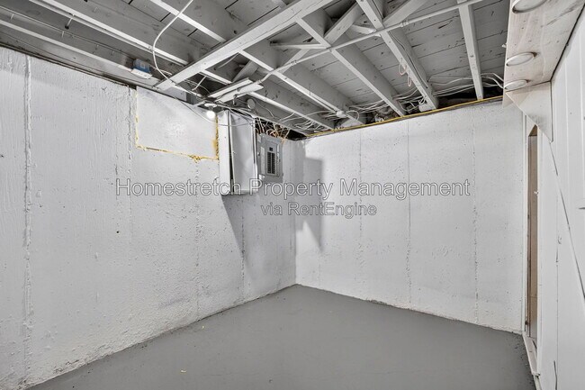 Building Photo - 161 Cameron Rd