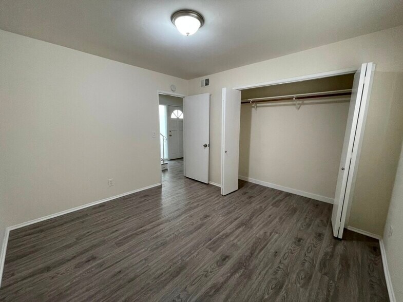 Building Photo - 840 3rd St