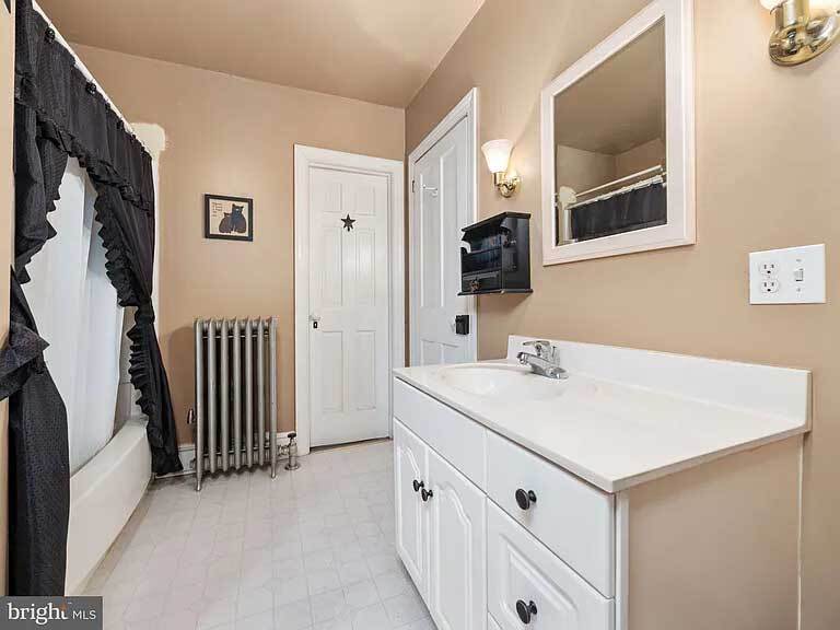 Master Bath - 43 Walnut St