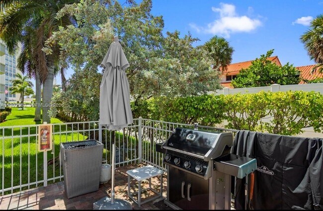 Building Photo - 3181 S Ocean Dr