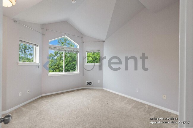 Building Photo - 11570 Stone Ave N