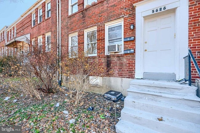 Building Photo - 5626 Midwood Ave