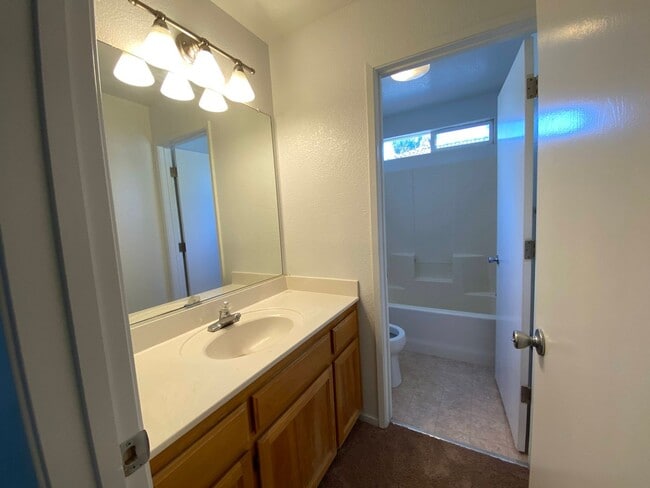 Building Photo - Large Four Bed, Three Bath Home with a Pool