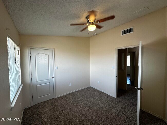 Building Photo - 14140 Meteor Rock Pl