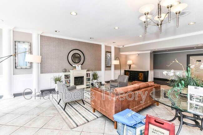 Building Photo - 10570 Main St