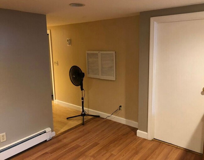 Building Photo - 180 Fish Rd