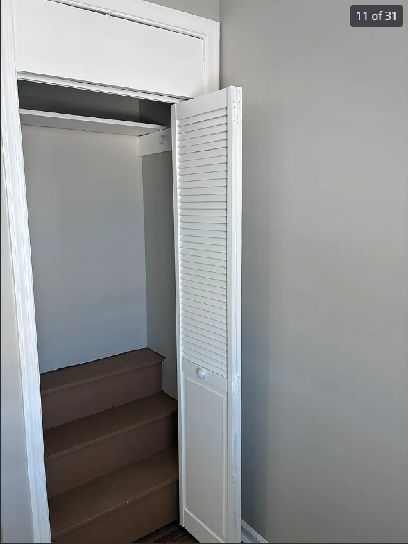 Building Photo - 342X Ravenwood Ave