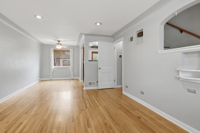 Building Photo - 1316 Ivanhoe St
