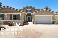 Building Photo - Luxurious 4Bdm 3Ba Escondido Estate with R...